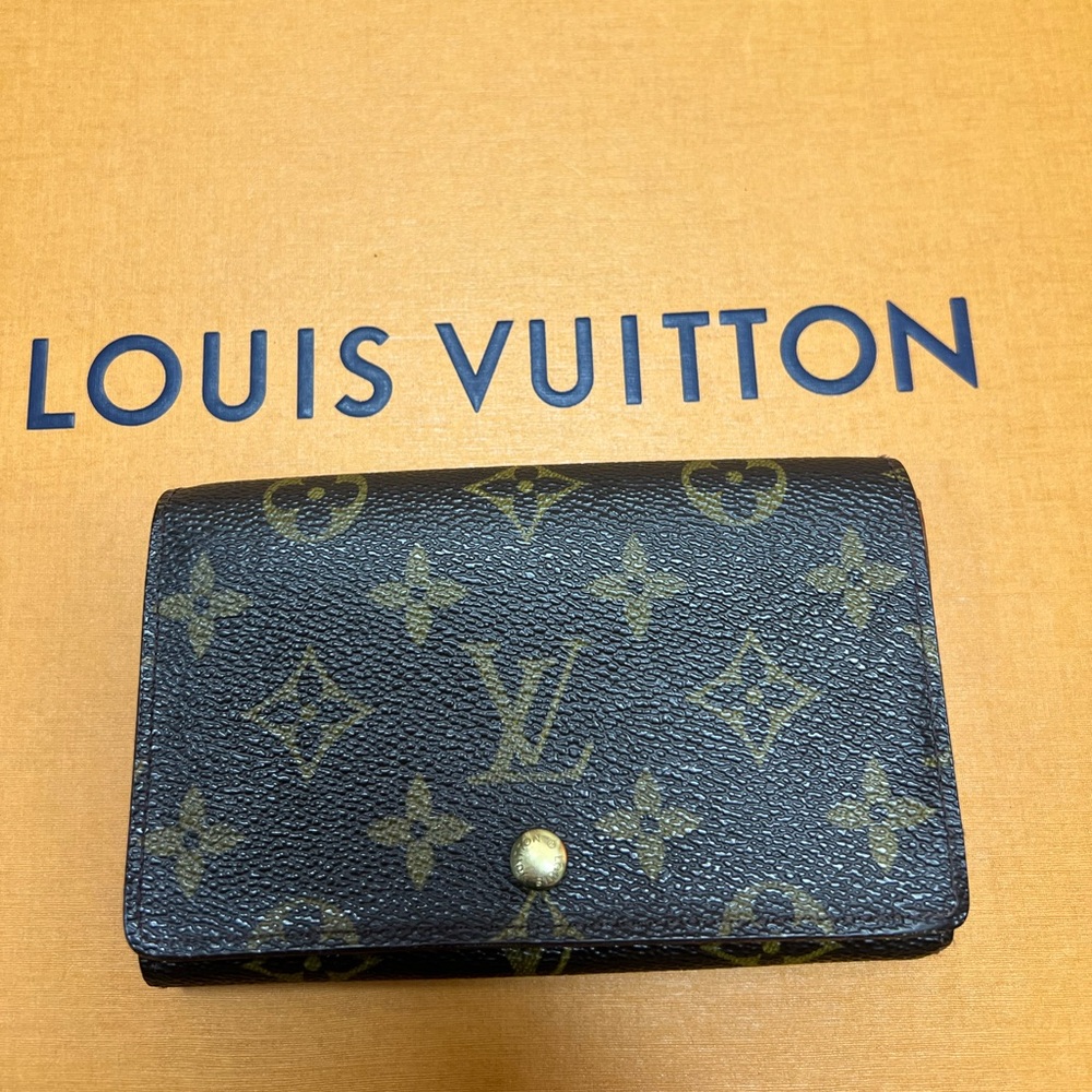 Louis Vuitton Monogram Canvas Bifold Wallet(broken zipper pull)RA0947